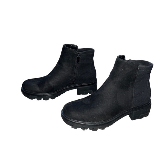 Unisa Chunky Ankle Boots. Black size 6.5. Excellent condition! - Picture 2 of 6